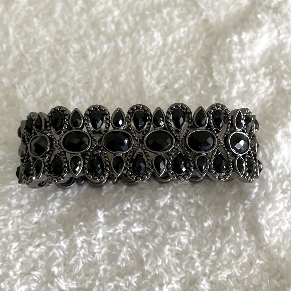 Cache Fashion Stretch Bracelet Black Stones
